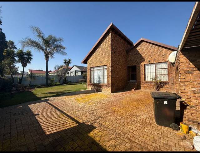 3 BEDROOM HOUSE FOR SALE IN NORKEM PARK
